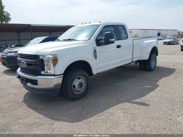 Ford F-350 Xl 2018 1FT8X3D68JEC84142 Image 2