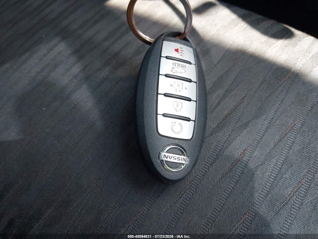 45594831 :رقم المزاد ، 5N1AT2MV6HC780573 vin ، 2017 Nissan Rogue Sv مزاد بيع