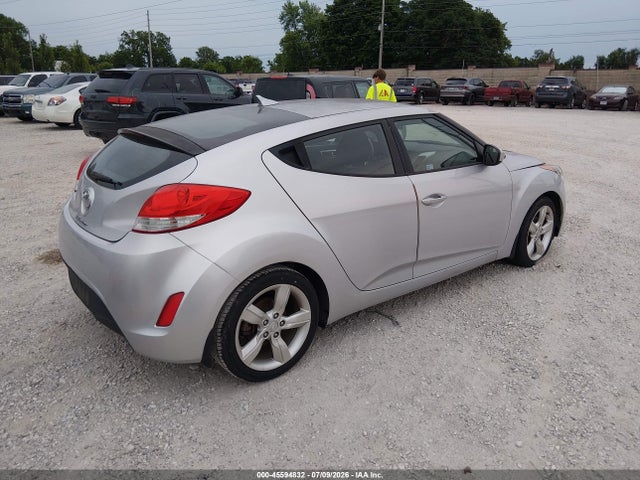45594832 :رقم المزاد ، KMHTC6AD4FU242957 vin ، 2015 Hyundai Veloster مزاد بيع