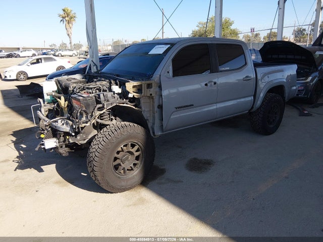 3TMAZ5CN0KM097019 Toyota Tacoma Trd Sport