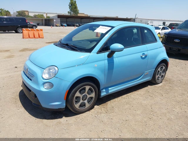 Fiat 500E BATTERY ELECTRIC 2017 3C3CFFGE4HT625133 Image 2