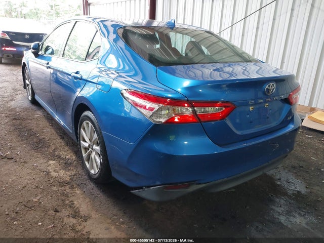 Продаж на аукціоні авто 2020 Toyota Camry Le, vin: 4T1L11AK8LU350064, номер лоту: 45595142
