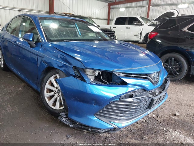 Продаж на аукціоні авто 2020 Toyota Camry Le, vin: 4T1L11AK8LU350064, номер лоту: 45595142
