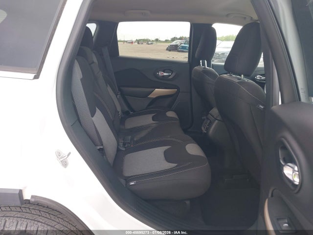 Продажа на аукционе авто 2018 Jeep Cherokee Latitude Fwd, vin: 1C4PJLCB8JD583762, номер лота: 45595273