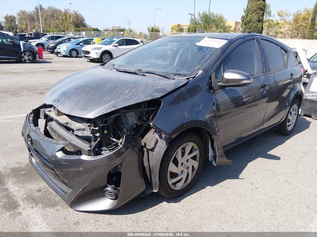Toyota Prius C Two 2015 JTDKDTB36F1101696 Image 2