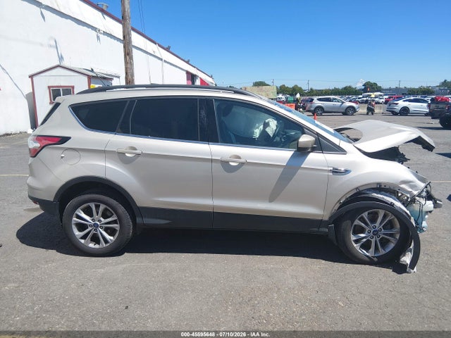 1FMCU9HD6JUB14815 Ford ESCAPE SEL