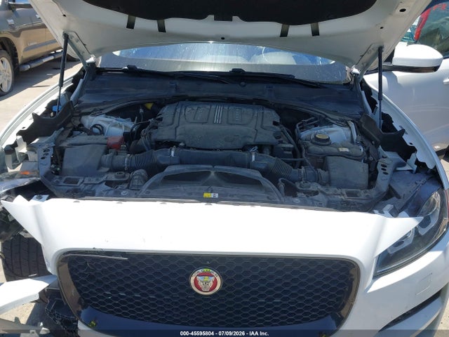 Jaguar F-pace 35t Prestige 2017 SADCK2BV1HA496478 Image 10
