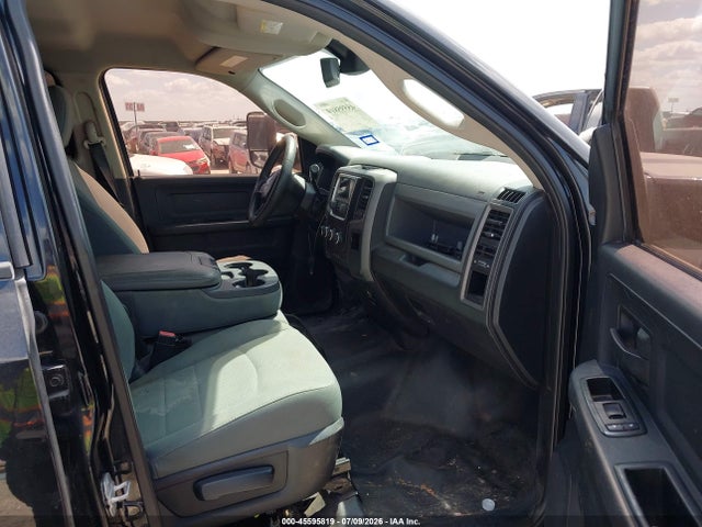 45595819 :رقم المزاد ، 3C63RRGL7DG616200 vin ، 2013 Ram 3500 Tradesman مزاد بيع