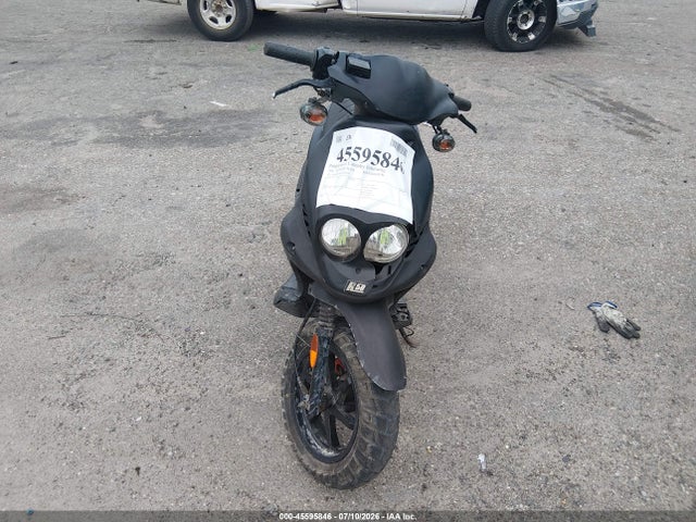Genuine Scooter Co. Roughhouse 50 2022 RFVPMP206N1022830 Image 5