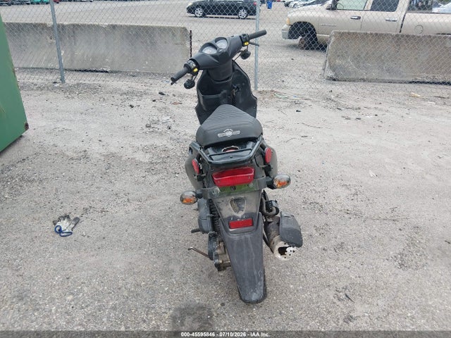 Genuine Scooter Co. Roughhouse 50 2022 RFVPMP206N1022830 Image 6
