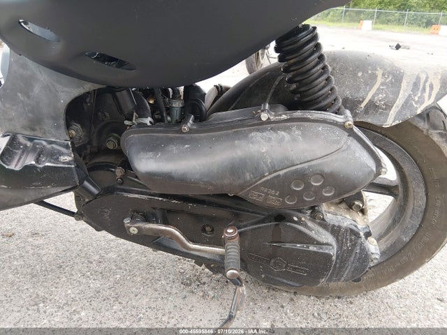 Genuine Scooter Co. Roughhouse 50 2022 RFVPMP206N1022830 Image 9