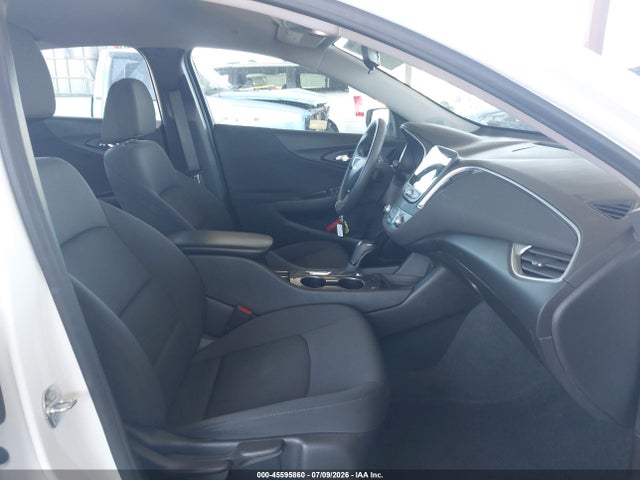 1G1ZC5ST2LF134568 Chevrolet Malibu Fwd 1fl