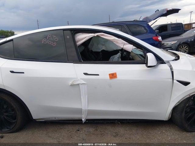 Продаж на аукціоні авто 2022 Tesla Model Y Long Range Dual Motor All-wheel Drive, vin: 7SAYGDEE2NF331801, номер лоту: 45595919