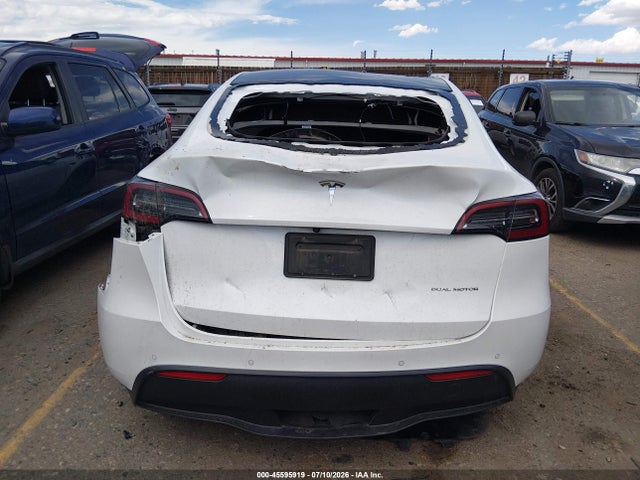 Продаж на аукціоні авто 2022 Tesla Model Y Long Range Dual Motor All-wheel Drive, vin: 7SAYGDEE2NF331801, номер лоту: 45595919