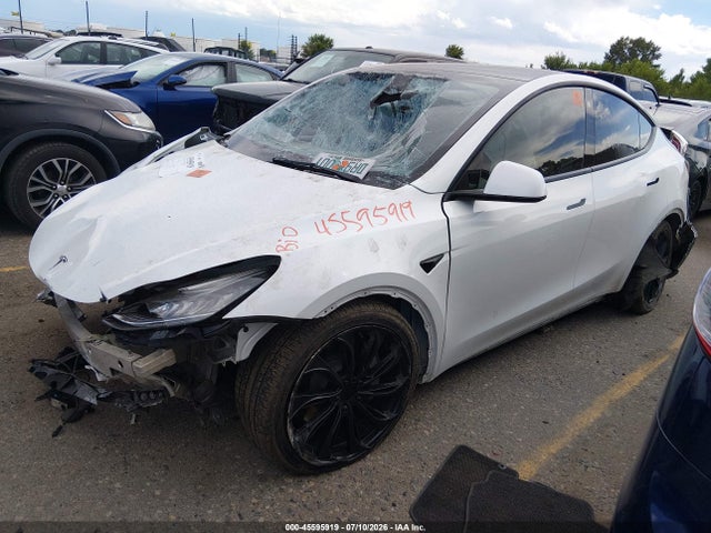 Продаж на аукціоні авто 2022 Tesla Model Y Long Range Dual Motor All-wheel Drive, vin: 7SAYGDEE2NF331801, номер лоту: 45595919