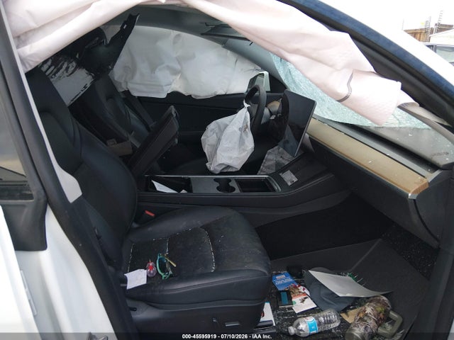 Продаж на аукціоні авто 2022 Tesla Model Y Long Range Dual Motor All-wheel Drive, vin: 7SAYGDEE2NF331801, номер лоту: 45595919
