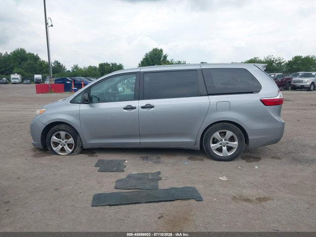 Продаж на аукціоні авто 2015 Toyota Sienna L 7 Passenger, vin: 5TDZK3DC8FS687550, номер лоту: 45596002