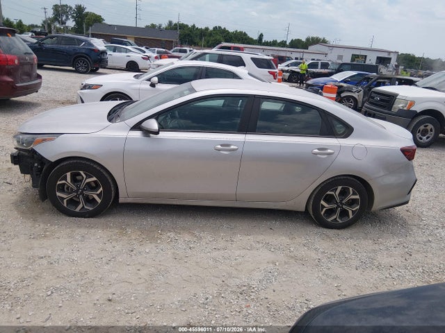 Продажа на аукционе авто 2019 Kia Forte Lxs, vin: 3KPF24AD3KE132760, номер лота: 45596011