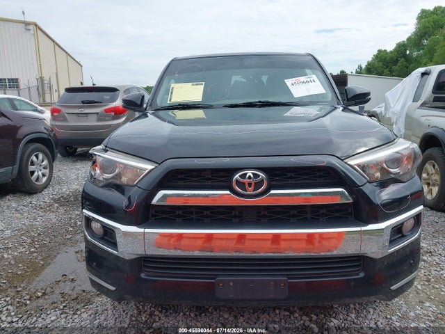 Toyota 4RUNNER SR5 2018 JTEBU5JR9J5586141 Image 13