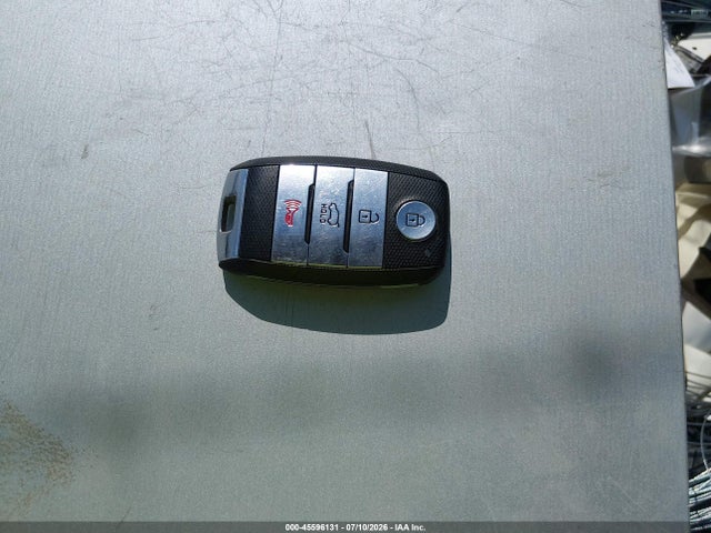 5XYPG4A57LG690999 KIA Sorento 3.3l S