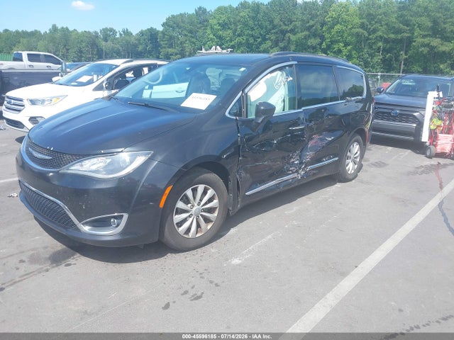 Продаж на аукціоні авто 2017 Chrysler Pacifica Touring-l, vin: 2C4RC1BG1HR583355, номер лоту: 45596185