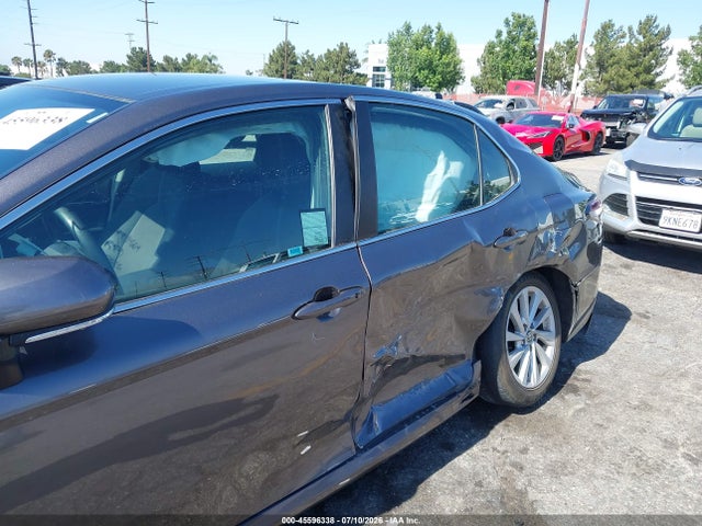 4T1R11AK6RU881704 Toyota CAMRY LE