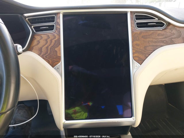 45596405 :رقم المزاد ، 5YJSA1E22JF245245 vin ، 2018 Tesla Model S 100d/75d/p100d مزاد بيع