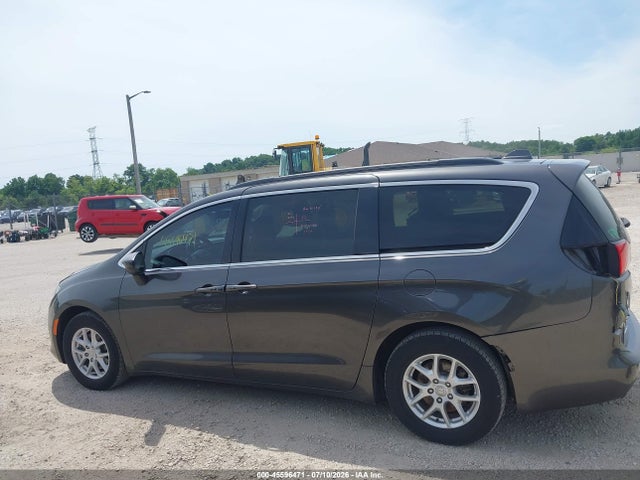 Продаж на аукціоні авто 2017 Chrysler Pacifica Touring, vin: 2C4RC1DG0HR695187, номер лоту: 45596471