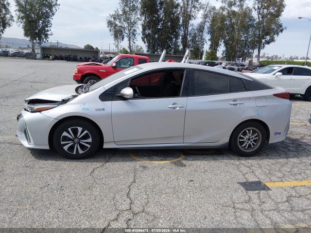 Toyota Prius Prime Plus 2019 JTDKARFP7K3108387 Image 14