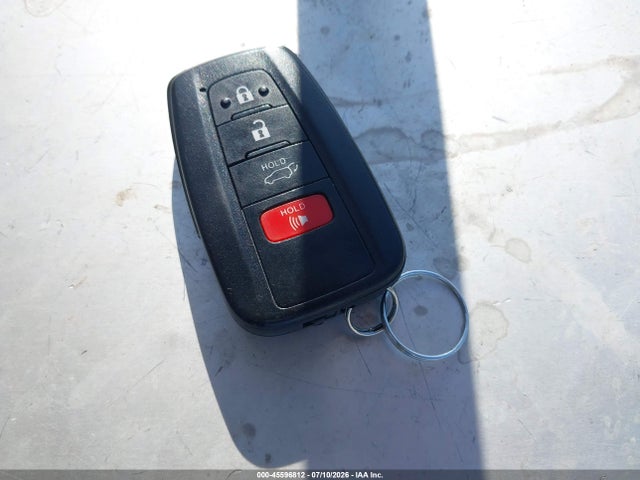 JTMC1RFV2RJ027564 Toyota Rav4 Xle Premium
