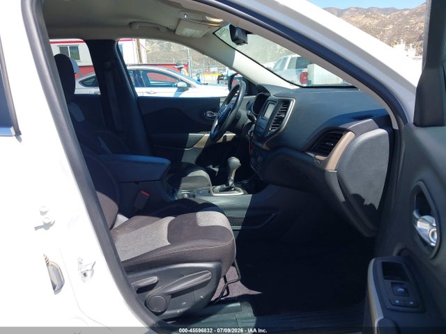 Jeep Cherokee Latitude 4x4 2018 1C4PJMCBXJD528462 Image 5
