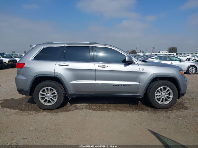 1C4RJFAG9JC381432 Jeep Grand Cherokee Laredo E 4x4