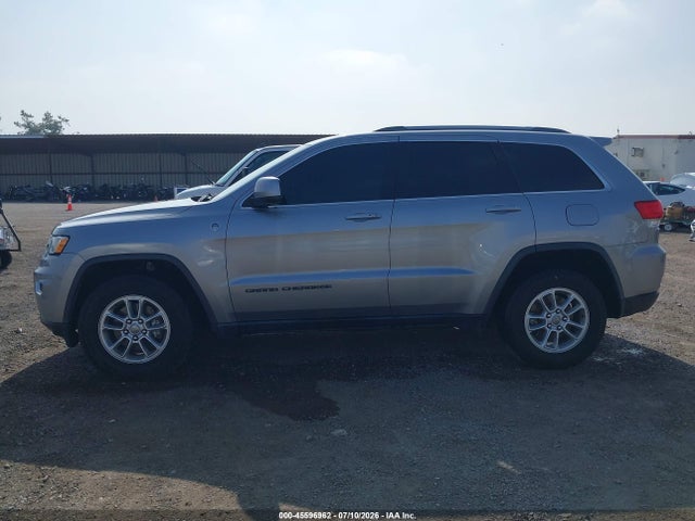 1C4RJFAG9JC381432 Jeep Grand Cherokee Laredo E 4x4