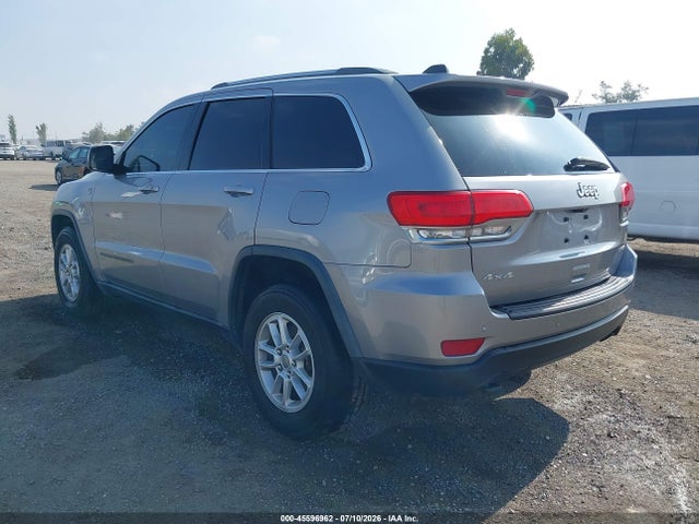 1C4RJFAG9JC381432 Jeep Grand Cherokee Laredo E 4x4