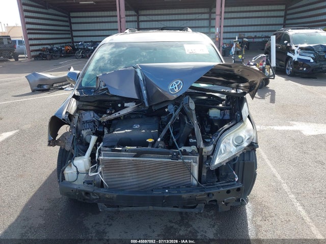 45597052 :رقم المزاد ، 5TDKK3DC1FS565520 vin ، 2015 Toyota Sienna Le 7 Passenger/le 8 Passenger مزاد بيع