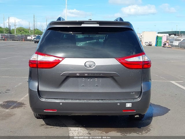 45597052 :رقم المزاد ، 5TDKK3DC1FS565520 vin ، 2015 Toyota Sienna Le 7 Passenger/le 8 Passenger مزاد بيع