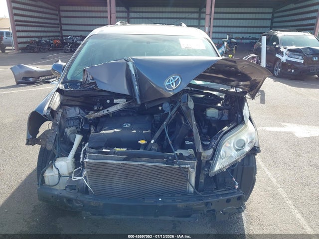 45597052 :رقم المزاد ، 5TDKK3DC1FS565520 vin ، 2015 Toyota Sienna Le 7 Passenger/le 8 Passenger مزاد بيع
