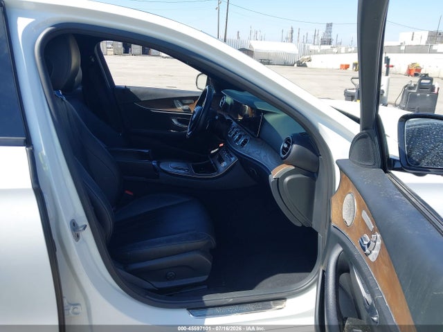 Продажа на аукционе авто 2021 Mercedes-benz E 350, vin: W1KZF8DB7MA959904, номер лота: 45597101