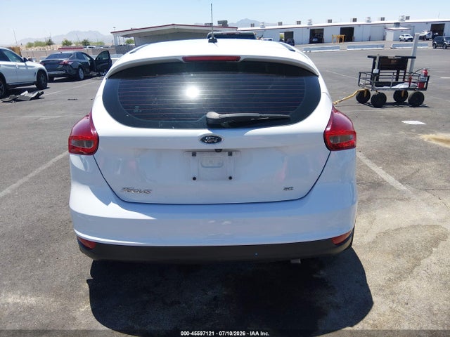 Ford FOCUS SE 2018 1FADP3K23JL295114 Image 16