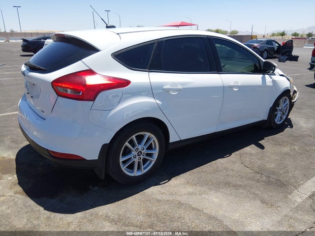Ford FOCUS SE 2018 1FADP3K23JL295114 Image 4