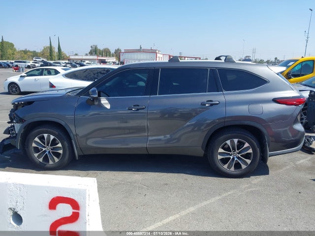 Toyota Highlander Xle 2022 5TDHZRAH5NS136484 Image 15