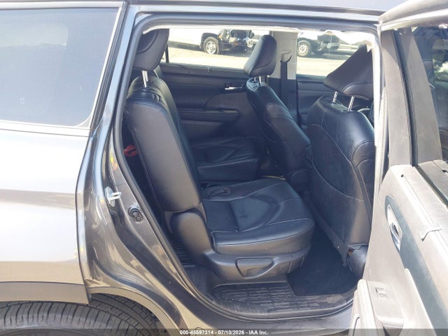 Продаж на аукціоні авто 2022 Toyota Highlander Xle, vin: 5TDHZRAH5NS136484, номер лоту: 45597314