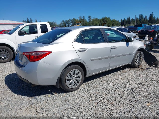 45597343 :رقم المزاد ، 2T1BURHE5JC109143 vin ، 2018 Toyota Corolla Le مزاد بيع