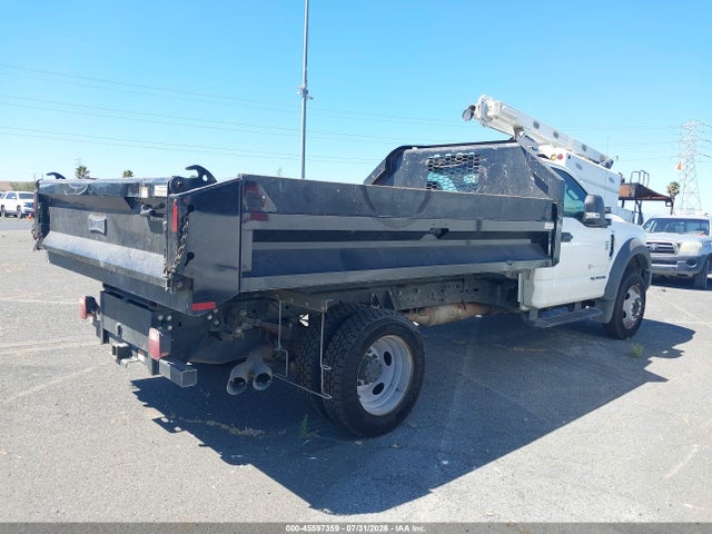 Ford F-550 Chassis Xl 2017 1FDUF5GT4HEF17518 Image 3