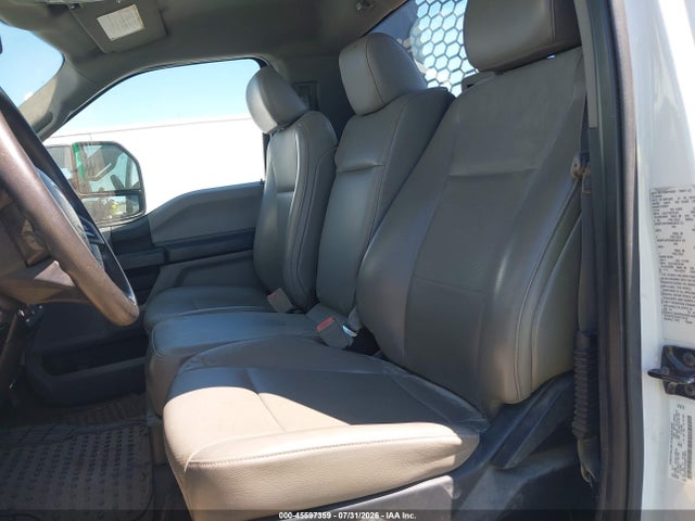 Ford F-550 Chassis Xl 2017 1FDUF5GT4HEF17518 Image 7
