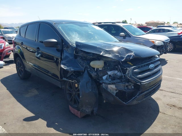 45597360 :رقم المزاد ، 1FMCU0F77JUD05457 vin ، 2018 Ford Escape S مزاد بيع