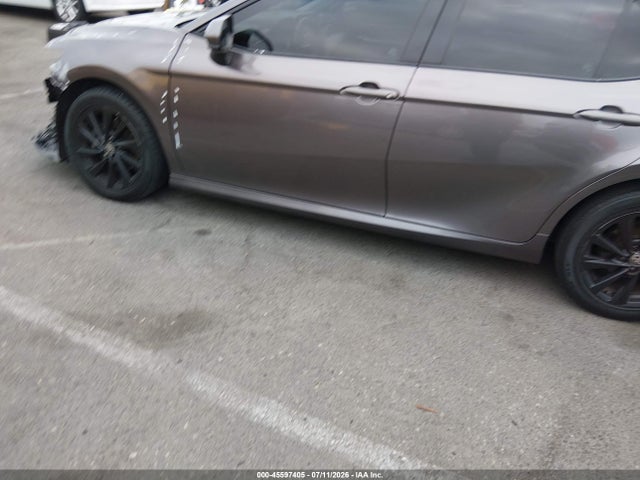 4T1C11AK8NU618825 Toyota CAMRY LE