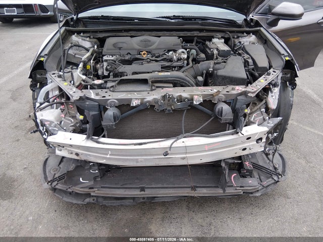 4T1C11AK8NU618825 Toyota CAMRY LE