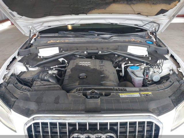Audi Q5 2.0t Premium 2016 WA1L2AFP7GA025834 Image 10
