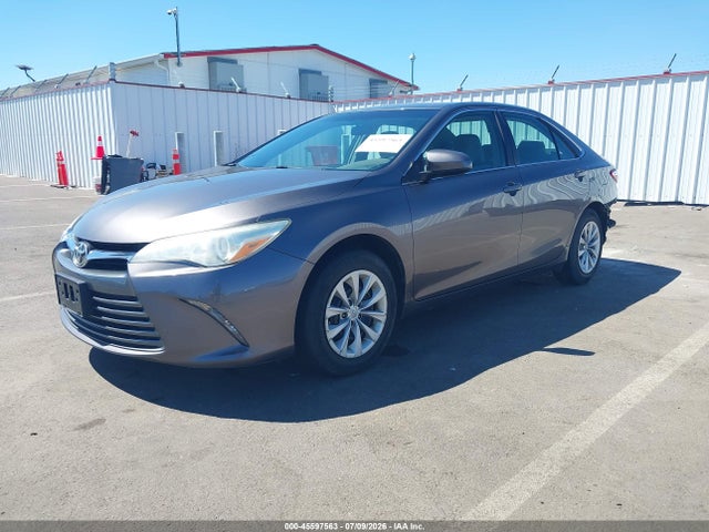 Toyota CAMRY LE 2015 4T4BF1FK2FR493334 Image 2
